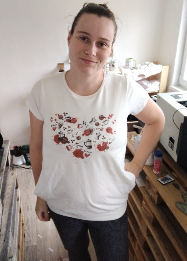 Kojící halenka Kafe je láska