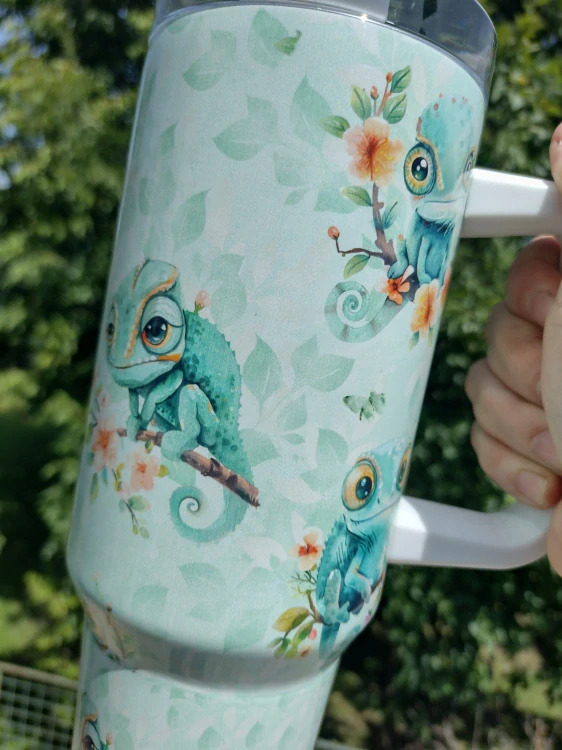 MAXI Termohrnek Chameleoni