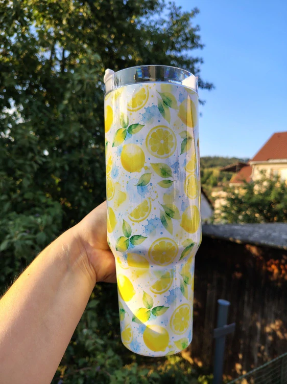 MAXI Termohrnek Citróny na modré 